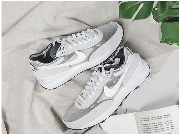 探索Nike Sacai價格:奢華與藝術的完美平衡 Nike Sacai價格