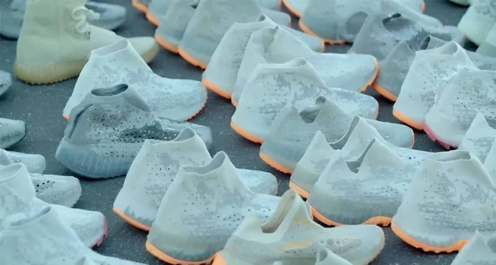 Yeezy 350v3曝光：重启榮耀之門的金鑰匙？