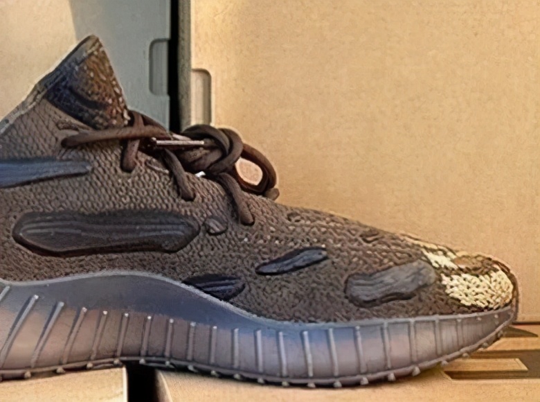 Yeezy 350v3曝光：重启榮耀之門的金鑰匙？