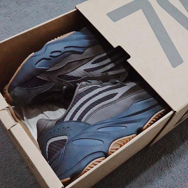 Yeezy 700 V2 GEODE開箱測評