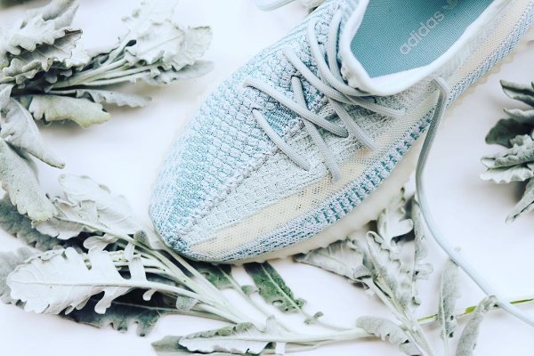 Yeezy Boost 350 V2 "Cloud White" 冰藍側透已發售美東10点30分$220包郵- 北美省錢快報