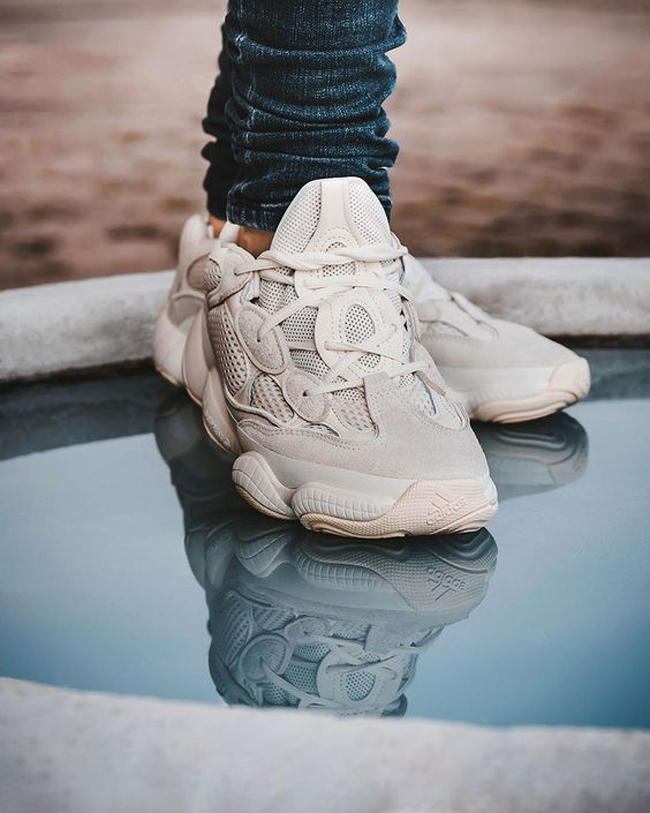 今年 Yeezy 全線大降价！一个月跌一千多的不止黑天使！80% 都低于原价