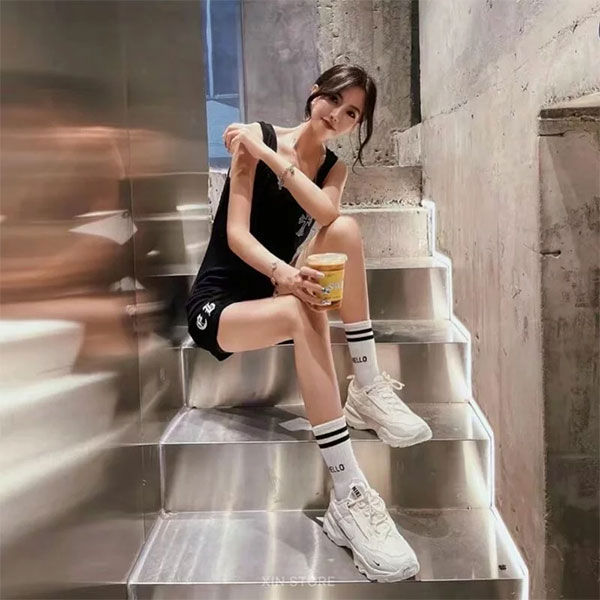 搭配Nike TC 7900,打造时尚舒 穿搭! TC 7900穿搭