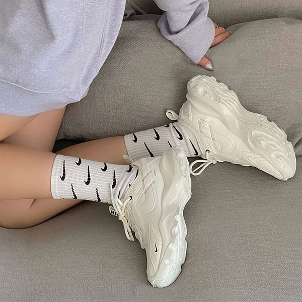 搭配Nike TC 7900,打造时尚舒 穿搭! TC 7900穿搭
