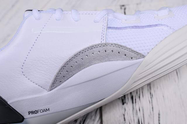 Puma Clyde Hardwood 鞋評 鞋側拼接
