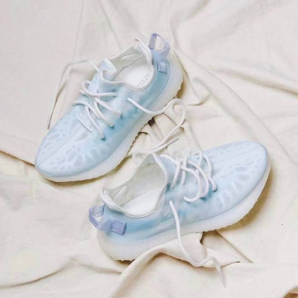 YEEZY 350 V2 "Mono Pack" Arrives Regionally on June 24th | HOUSE OF HEAT