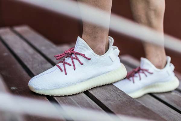 Yeezy 彩色鞋帶綁法