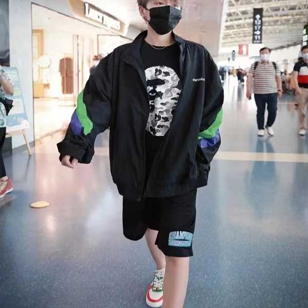 BAPE T恤穿搭