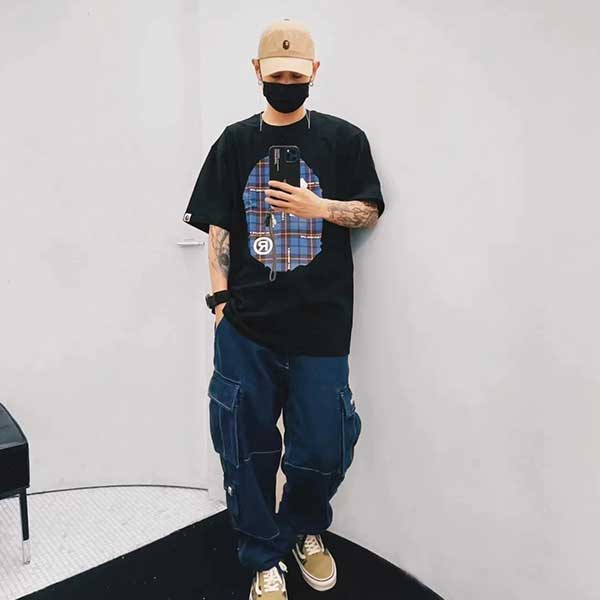 BAPE T恤穿搭