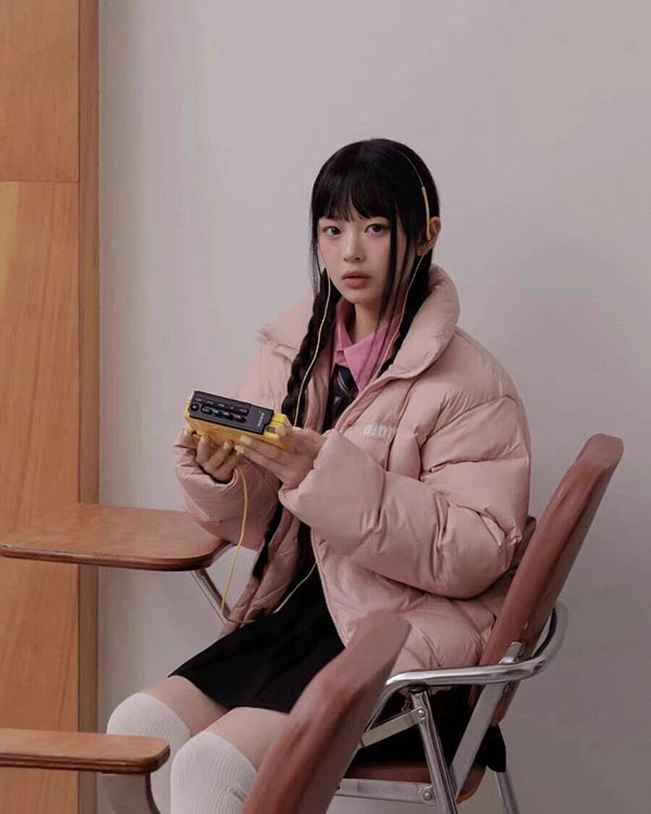 oioi羽絨外套：風格與溫暖的極致結合