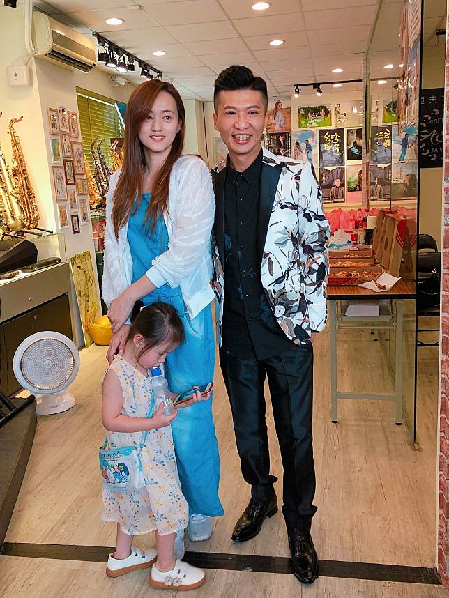 方順吉（右）跟老婆小獅結婚13年，小女兒相當可愛。記者林士傑／攝影