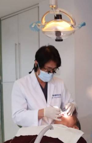 比手術刀更精準!微創水雷射植牙 重拾健康牙齒 比手術刀更精準!微創水雷射植牙 重拾健康牙齒