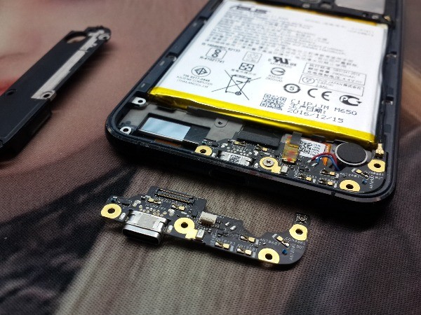 Asus ZE552KL 充電無反應