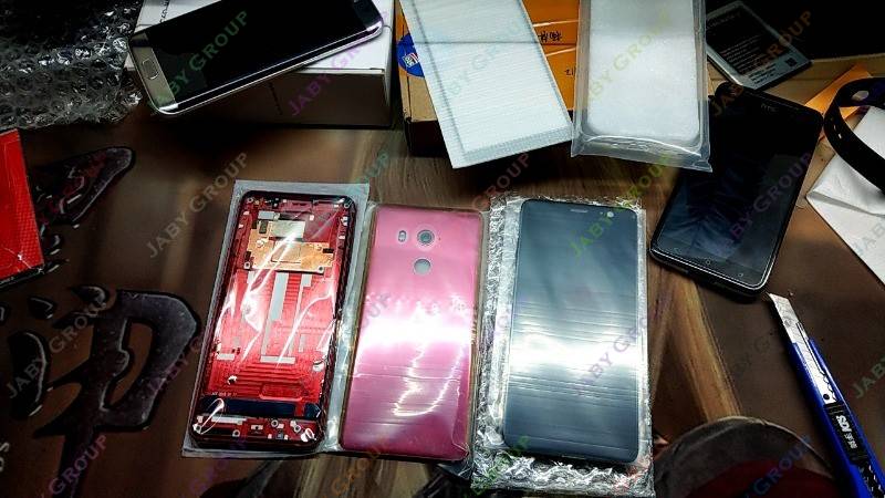 HTC U11 Plus 螢幕及背蓋破裂維修