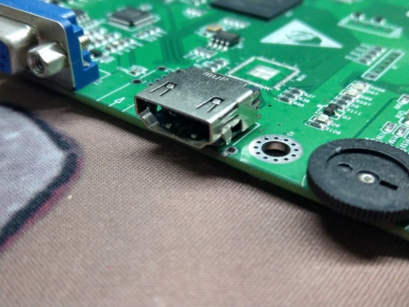 月光寶盒 HDMI 接頭損傷
