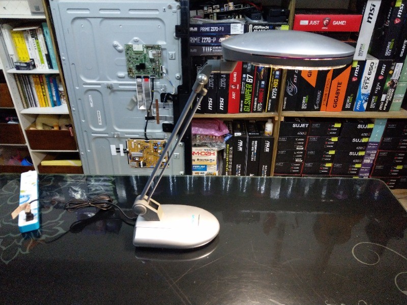 Philips PLF27203 枱燈不過電