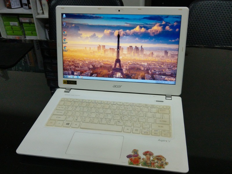Aspire V3-371 無法進入作業系統，無限更新及還原。